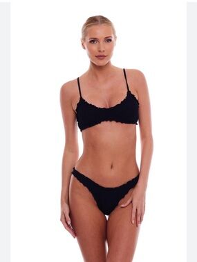 Love & Bikinis women’s black Cyprus scalloped bikini set one size